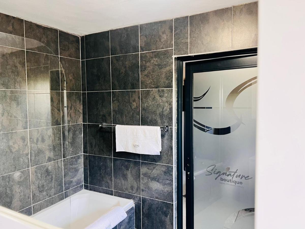 Signature Boutique Guesthouse Maun Eksteriør billede