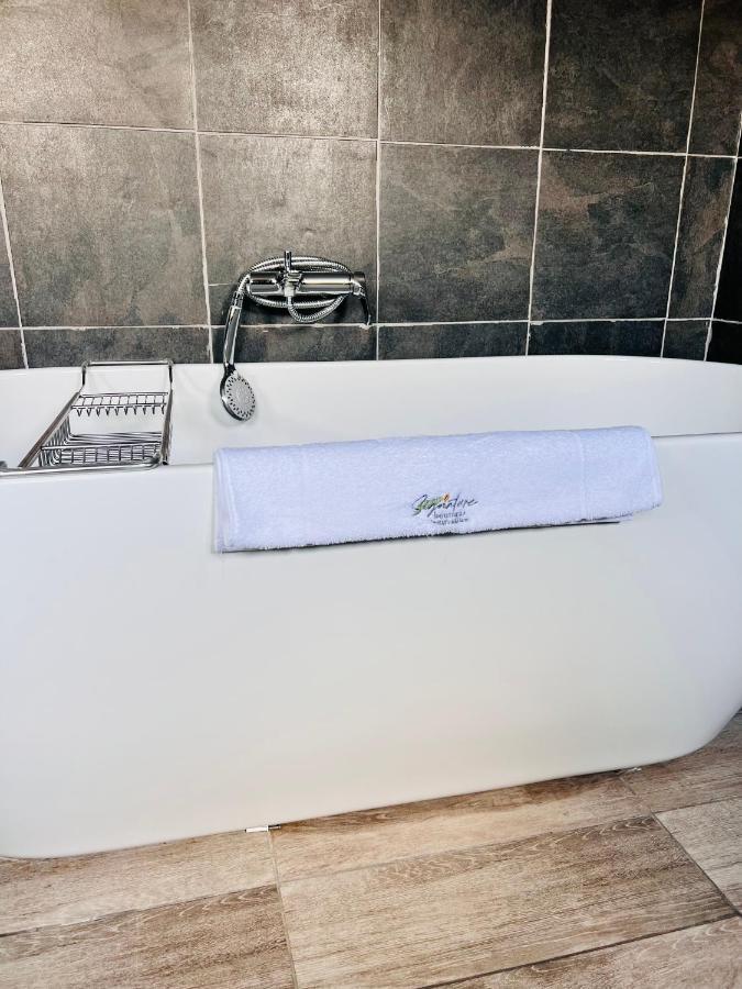 Signature Boutique Guesthouse Maun Eksteriør billede