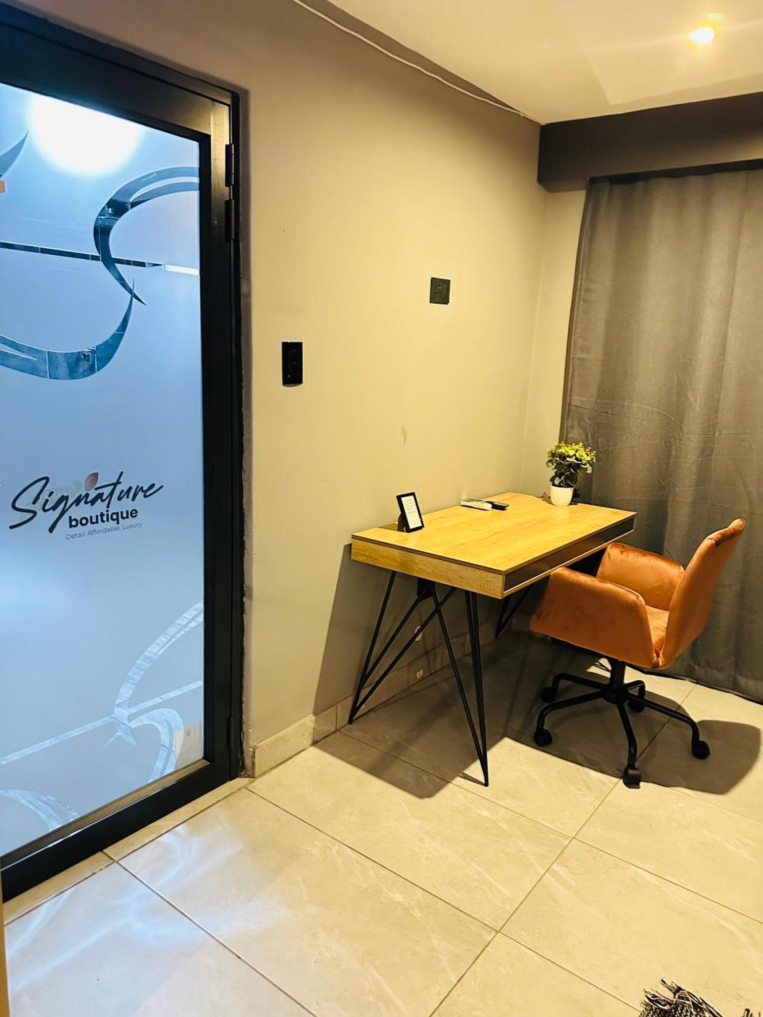 Signature Boutique Guesthouse Maun Eksteriør billede